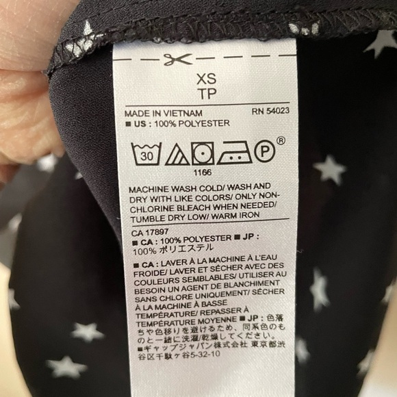 Size XS Banana Republic lightweight short-sleeved top, black w/white stars - Picture 3 of 5